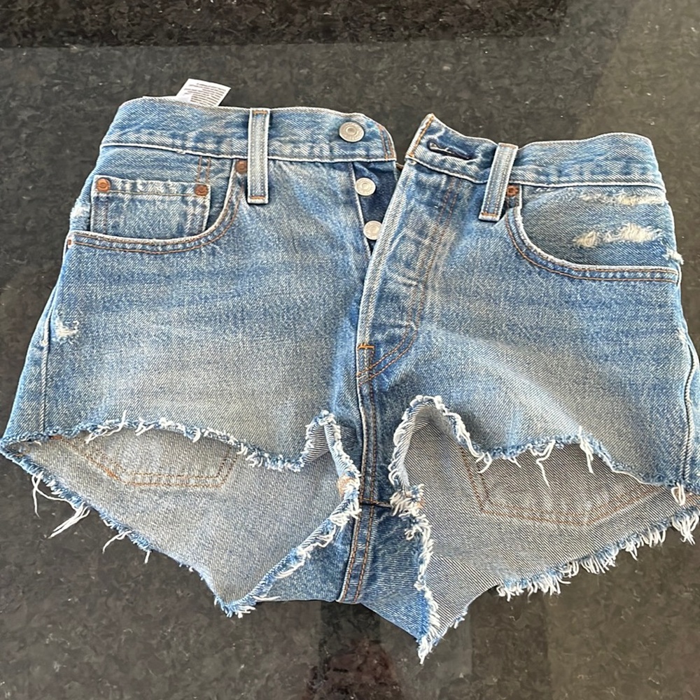 Levi’s 501 cut off shorts